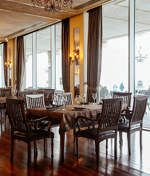 Food & restaurants